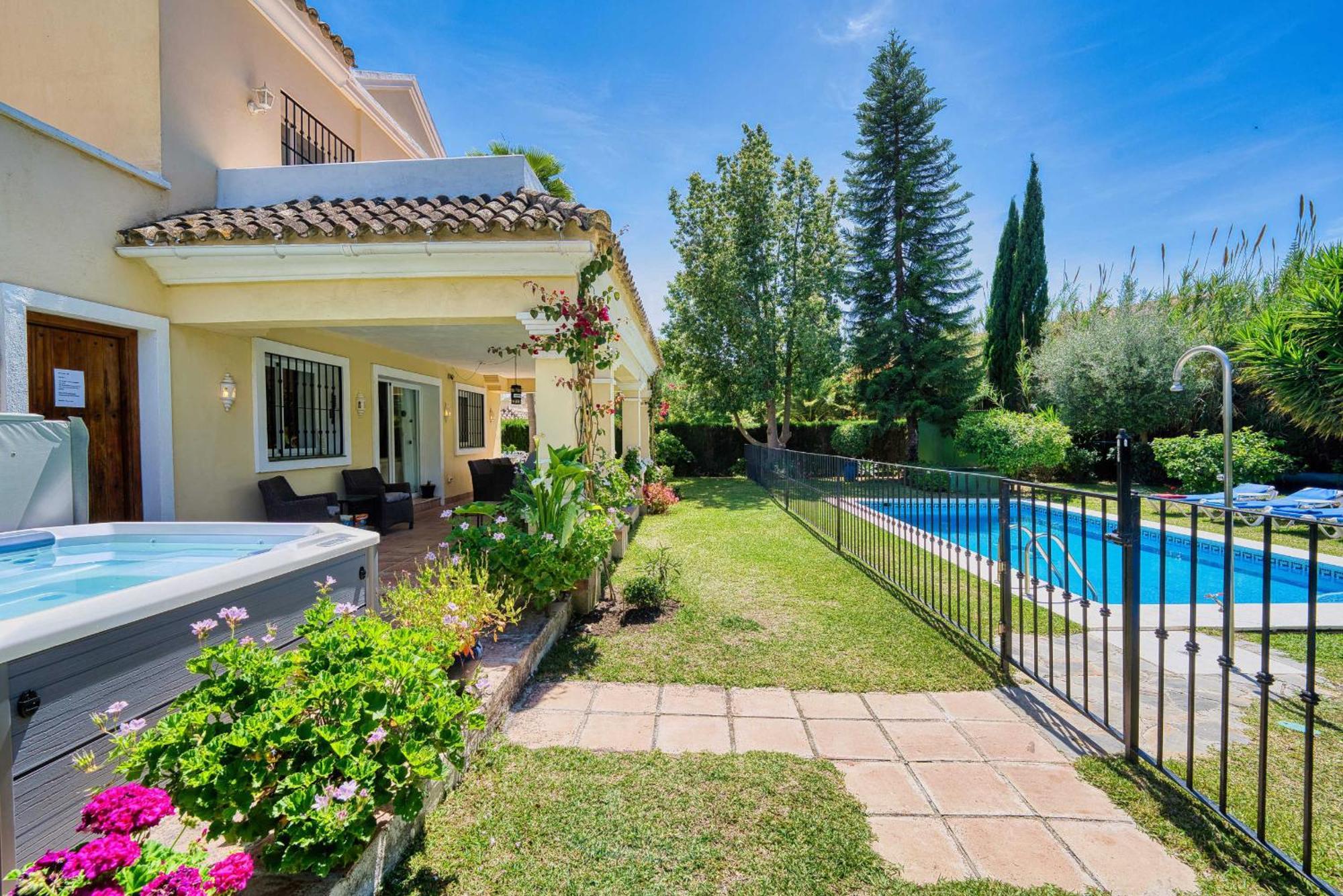 1106 Marbella Large Family Villa Estepona Ngoại thất bức ảnh